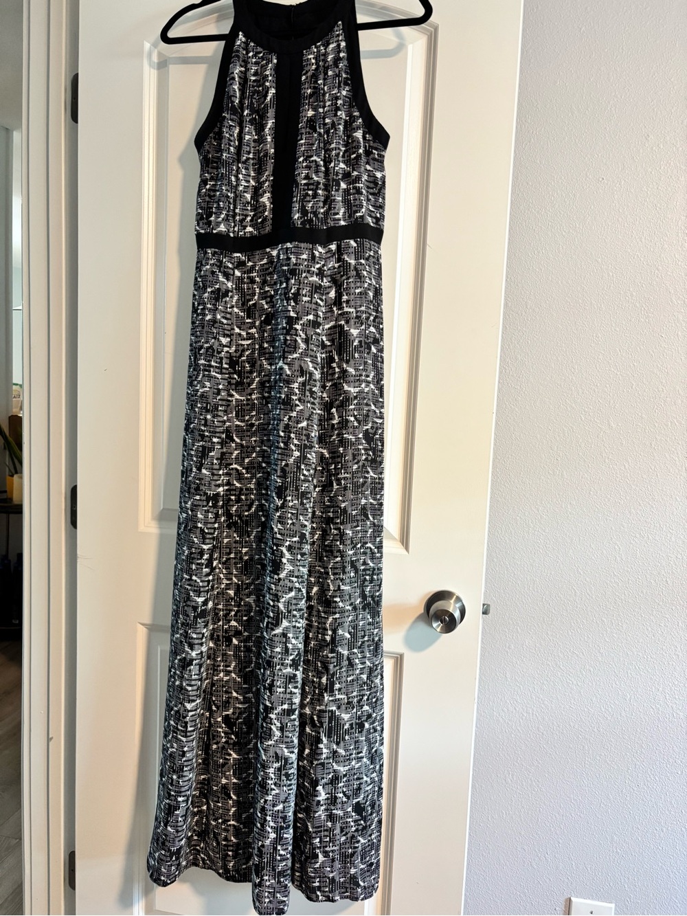 White House Black Market Black and White Pleated Sleeveless Dress